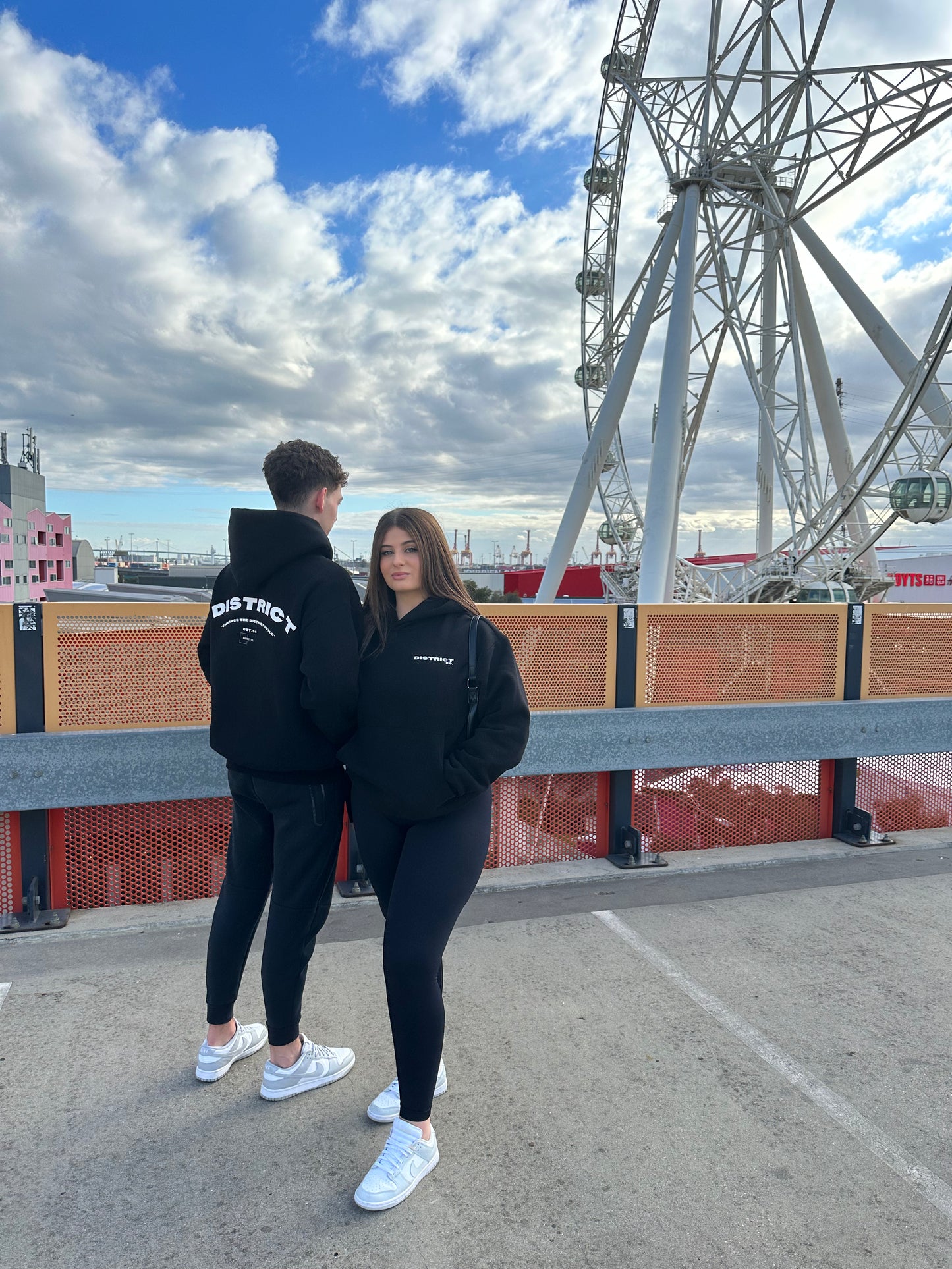 District Co. / Oversized Established Hoodie (BLACK)